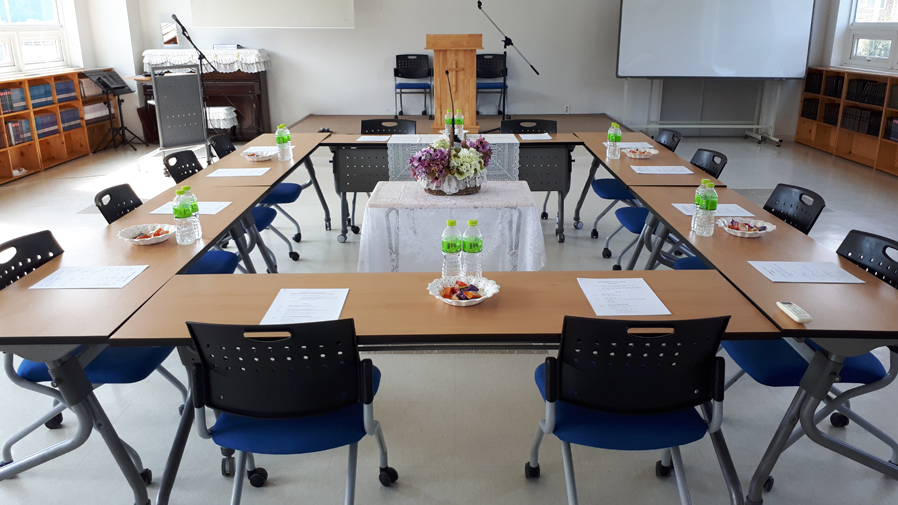 A seminar room4